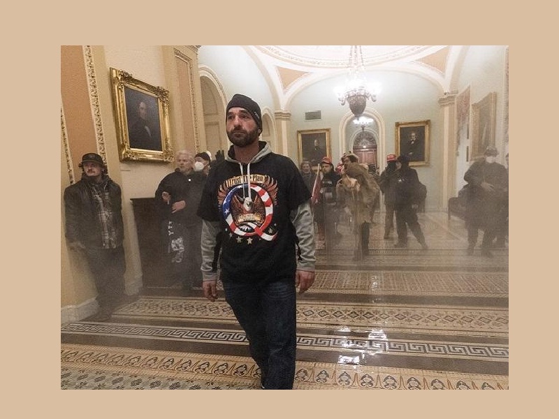 Pro-Trump mob attacks US Capitol